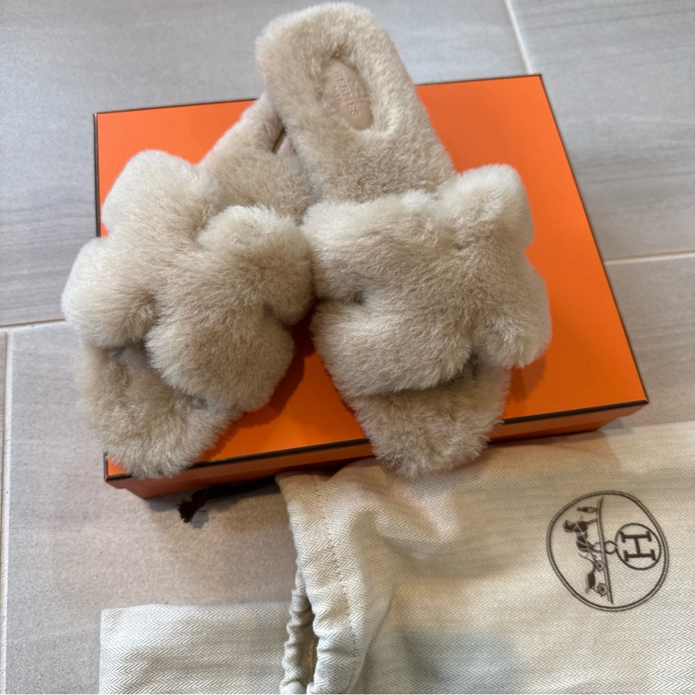Hermes Beige Fur Sandals